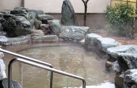 姫路市はやしだ交流センター ゆたりんの岩組露天風呂「悠」の写真